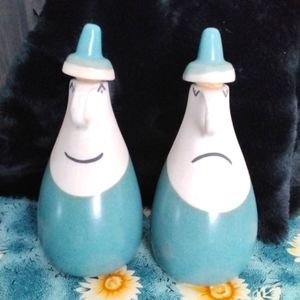Vintage Bennington Pottery Oil/Vinegar Set